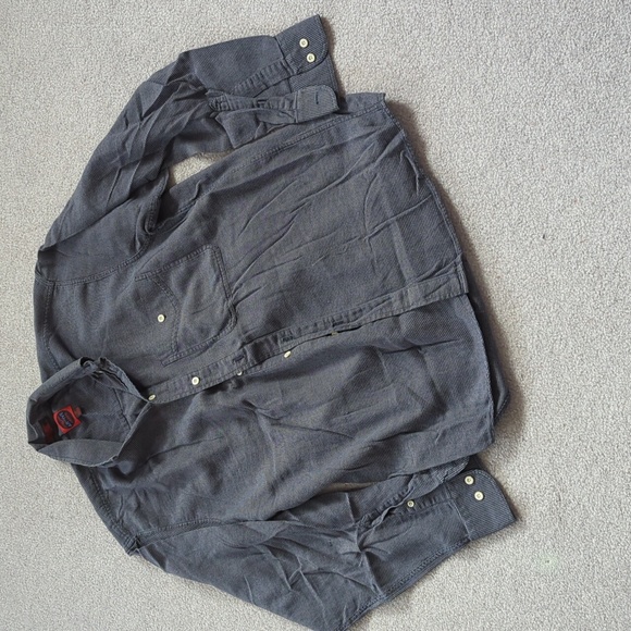 2 Arrow Button Up Shirts - Picture 4 of 5
